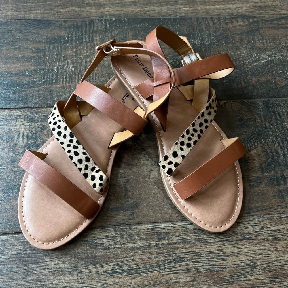 Women’s Sandals with Buckle